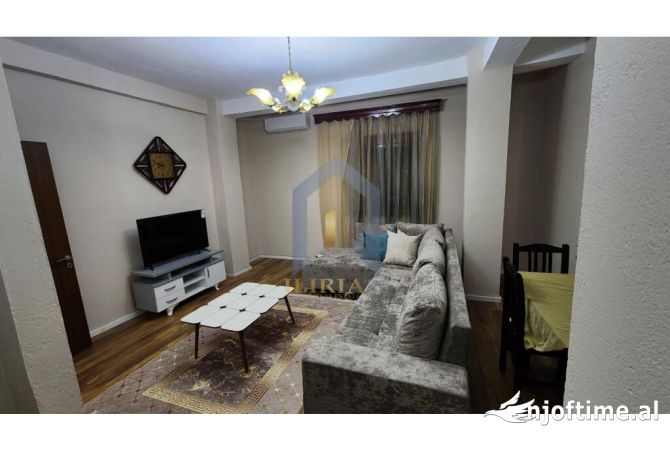 Shtepi me qera Apartament ne Tirane, 2+1, Mobilimi E mobiluar, Pagesa 700  Euro.