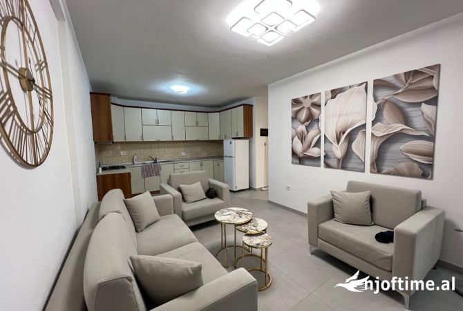 Ambient biznesi me qera 3+1 ne Tirane - 700 Euro