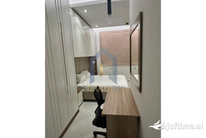 Shtepi me qera Apartament ne Tirane, 2+1, Mobilimi E mobiluar, Pagesa 700  Euro.