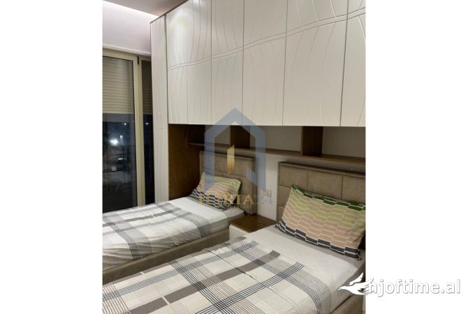Shtepi me qera Apartament ne Tirane, 2+1, Mobilimi E mobiluar, Pagesa 700  Euro.