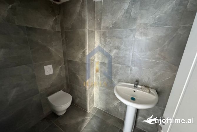 Ambient biznesi me qera 1+1 ne Tirane - 800 Euro