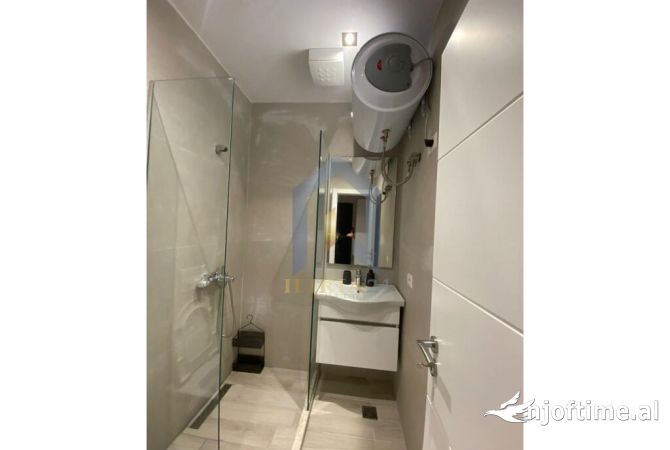 Shtepi me qera Apartament ne Tirane, 2+1, Mobilimi E mobiluar, Pagesa 640  Euro.