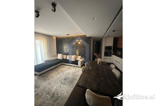 Shtepi me qera 2+1 ne Tirane - 2,000 Euro