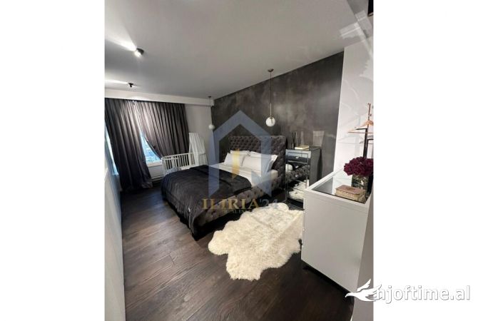 Shtepi me qera 2+1 ne Tirane - 2,000 Euro