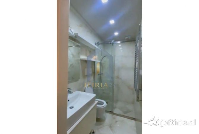 Shtepi me qera Vila Luksoze ne Tirane, 4+1, Mobilimi E mobiluar, Pagesa 2,700  Euro.