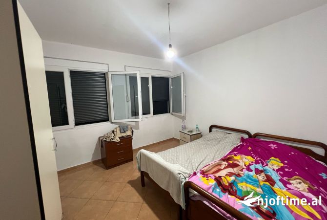 Shtepi me qera 2+1 ne Tirane - 400 Euro