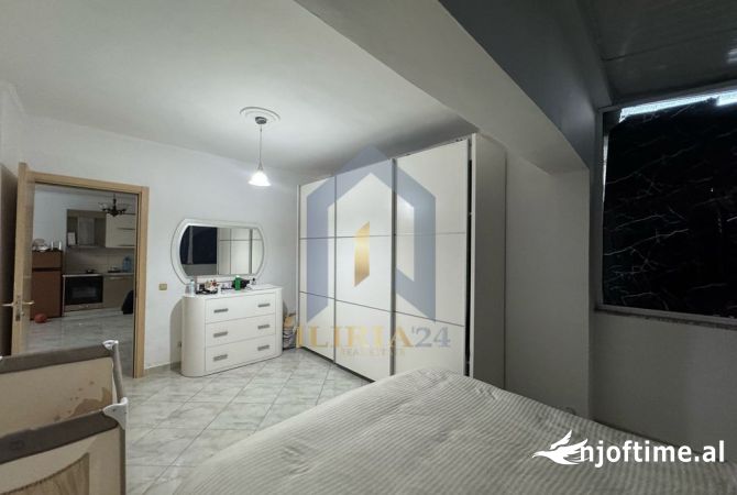 Shtepi ne shitje Apartament ne Tirane, 3+1, Mobilimi Pjeserisht e mobiluar, Pagesa 134,000  Euro.