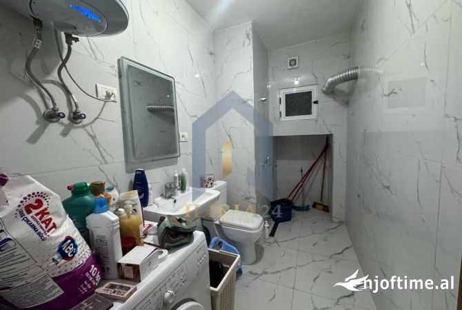 Shtepi ne shitje Apartament ne Tirane, 3+1, Mobilimi Pjeserisht e mobiluar, Pagesa 134,000  Euro.