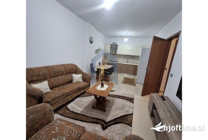 Shtepi me qera 2+1 ne Tirane - 400 Euro