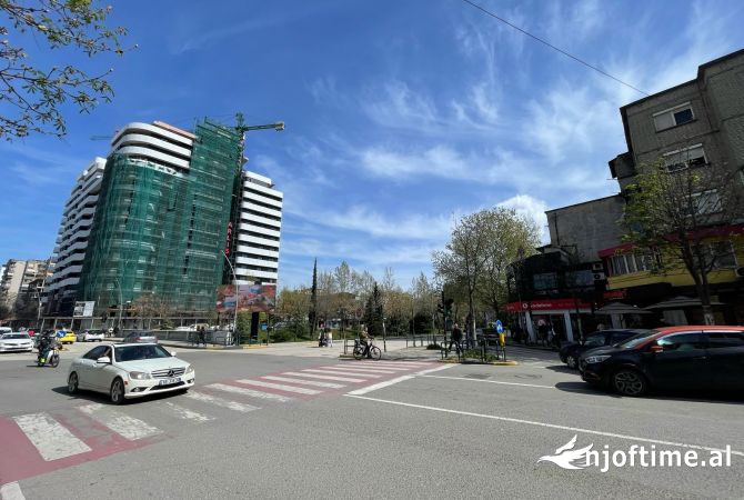 Ambient biznesi me qera 3+1 ne Tirane - 1,200 Euro
