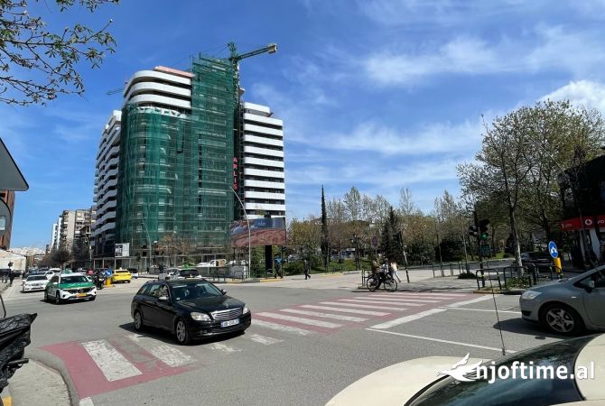 Ambient biznesi me qera 3+1 ne Tirane - 1,200 Euro