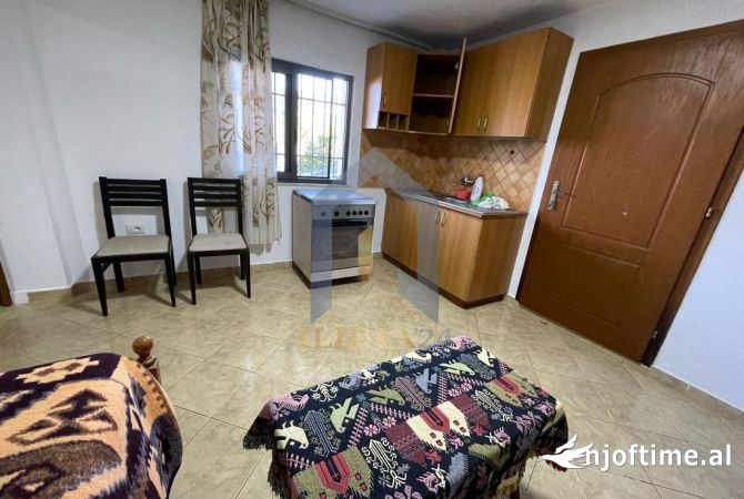 Shtepi me qera 1+1 ne Tirane - 230 Euro