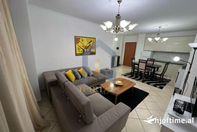 Shtepi me qera 2+1 ne Tirane - 650 Euro