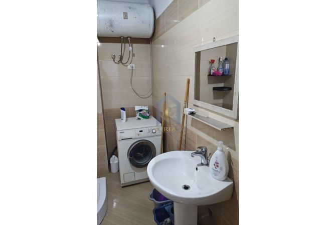 Shtepi me qera Apartament ne Tirane, 1+1, Mobilimi E mobiluar, Pagesa 400  Euro.