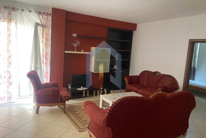 Shtepi me qera Apartament ne Tirane, 2+1, Mobilimi E mobiluar, Pagesa 500  Euro.