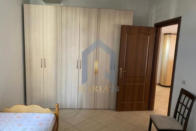Shtepi me qera Apartament ne Tirane, 2+1, Mobilimi E mobiluar, Pagesa 500  Euro.