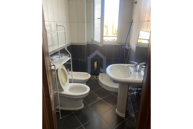 Shtepi me qera Apartament ne Tirane, 2+1, Mobilimi E mobiluar, Pagesa 500  Euro.