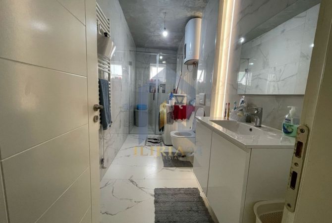 Shtepi ne shitje Apartament ne Tirane, 2+1, Mobilimi E mobiluar, Pagesa 140,000  Euro.