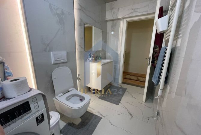 Shtepi ne shitje Apartament ne Tirane, 2+1, Mobilimi E mobiluar, Pagesa 140,000  Euro.