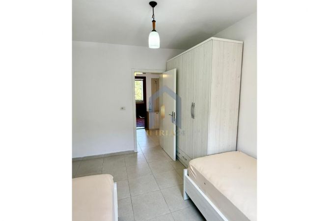 Shtepi ne shitje Apartament ne Tirane, 2+1, Mobilimi E mobiluar, Pagesa 116,200  Euro.