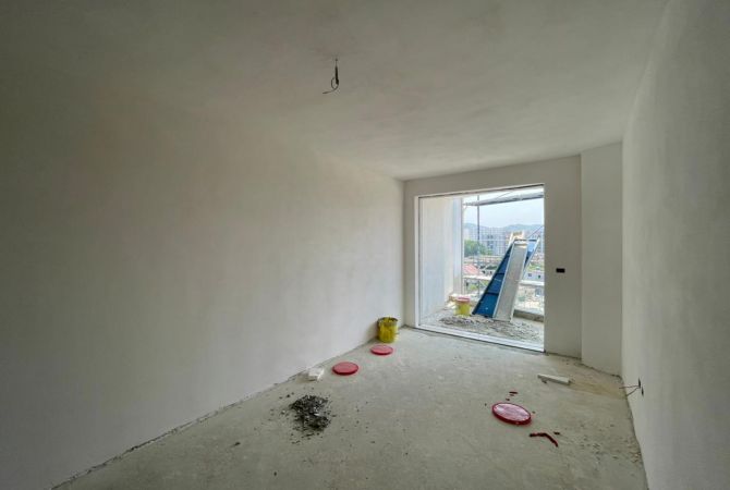 Shtepi ne shitje Apartament ne Tirane, 1+1, Mobilimi Bosh, pa mobiluar, Pagesa 128,000  Euro.