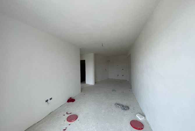 Shtepi ne shitje Apartament ne Tirane, 1+1, Mobilimi Bosh, pa mobiluar, Pagesa 128,000  Euro.