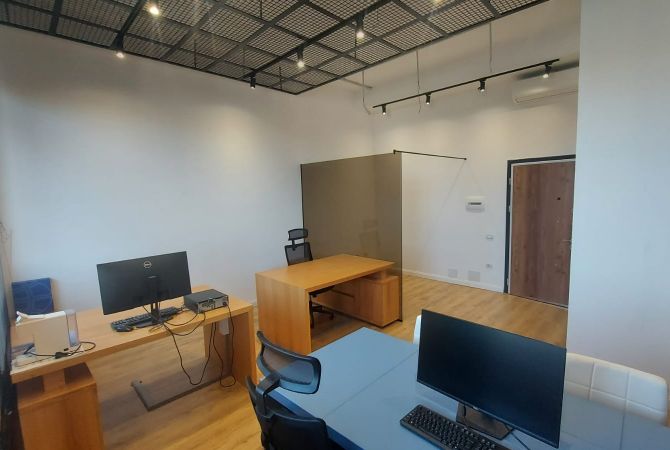 Ambiente Commerciale in Vendita 3+1 a Tirana - 105,000 Euro