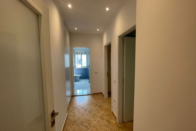 Shtepi me qera Apartament ne Tirane, 2+1, Mobilimi E mobiluar, Pagesa 800  Euro.