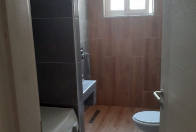 Shtepi ne shitje Apartament ne Tirane, 1+1, Mobilimi E mobiluar, Pagesa 76,000  Euro.