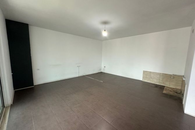 Ambient biznesi me qera 3+1 ne Tirane - 600 Euro