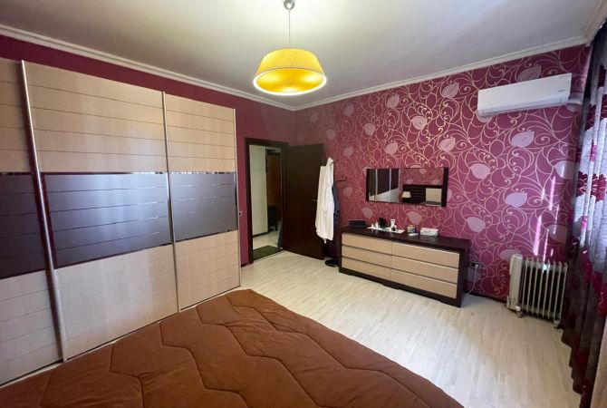 Shtepi me qera Apartament ne Tirane, 2+1, Mobilimi E mobiluar, Pagesa 650  Euro.