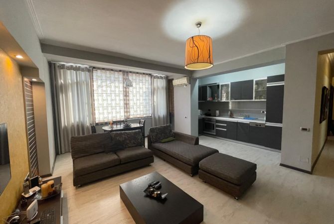 Shtepi me qera 2+1 ne Tirane - 650 Euro