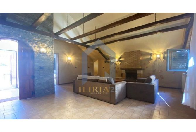 Casa in vendita 7+1 a Tirana - 465,000 Euro