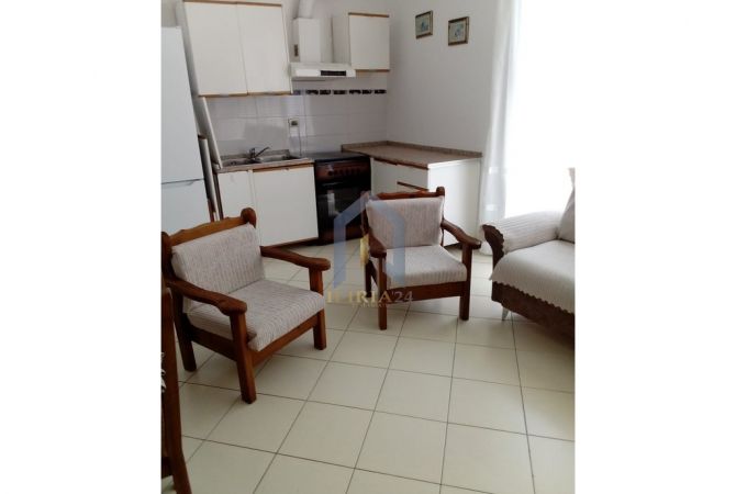 Shtepi me qera 2+1 ne Tirane - 430 Euro