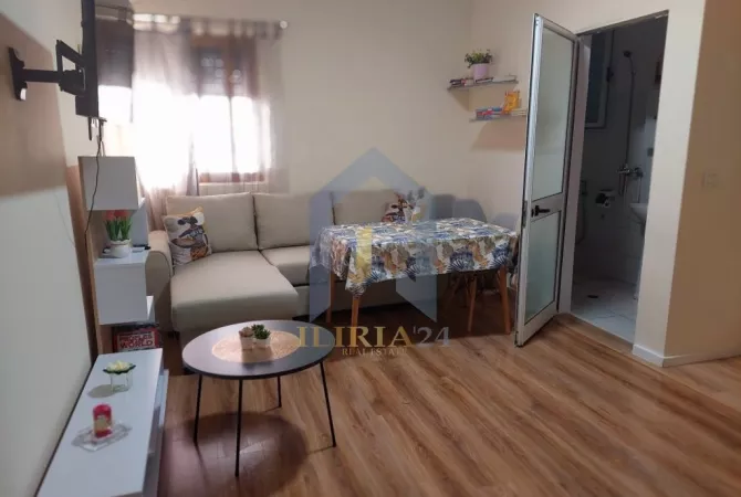 Shtepi me qera Apartament ne Tirane, 2+1, Mobilimi E mobiluar, Pagesa 600  Euro.