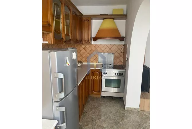 Shtepi ne shitje Apartament ne Tirane, 2+1, Mobilimi Pjeserisht e mobiluar, Pagesa 130,000  Euro.