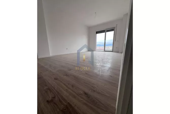 Shtepi ne shitje Apartament ne Tirane, 2+1, Mobilimi Bosh, pa mobiluar, Pagesa 99,000  Euro.