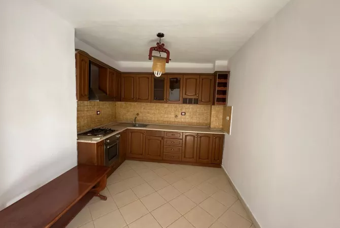 Shtepi ne shitje 1+1 ne Tirane - 102,000 Euro
