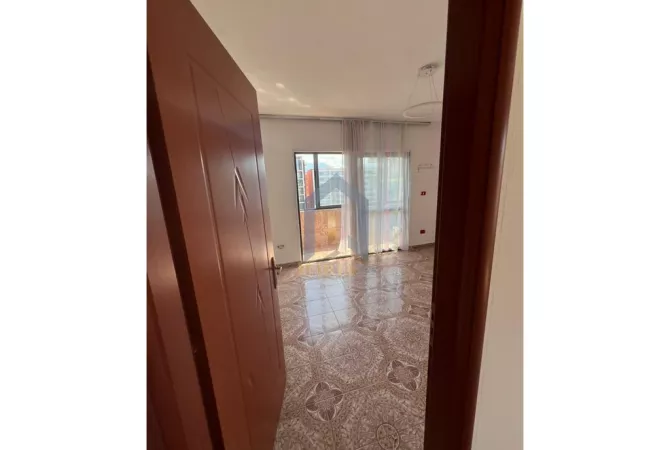 Shtepi me qera 1+1 ne Tirane - 350 Euro