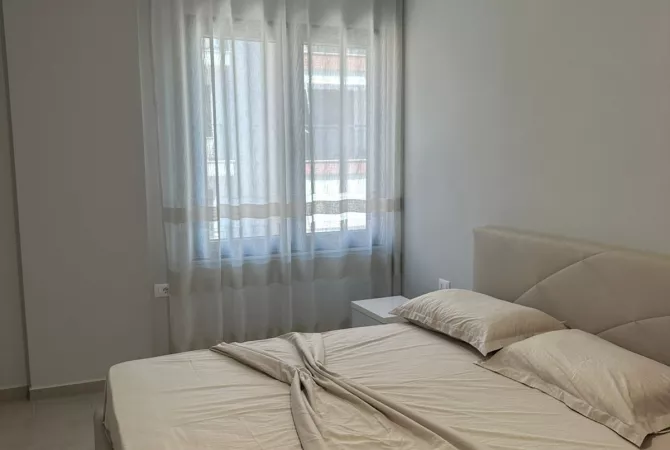 Shtepi me qera 2+1 ne Tirane - 650 Euro