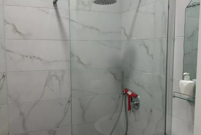 Shtepi me qera Apartament ne Tirane, 2+1, Mobilimi E mobiluar, Pagesa 650  Euro.