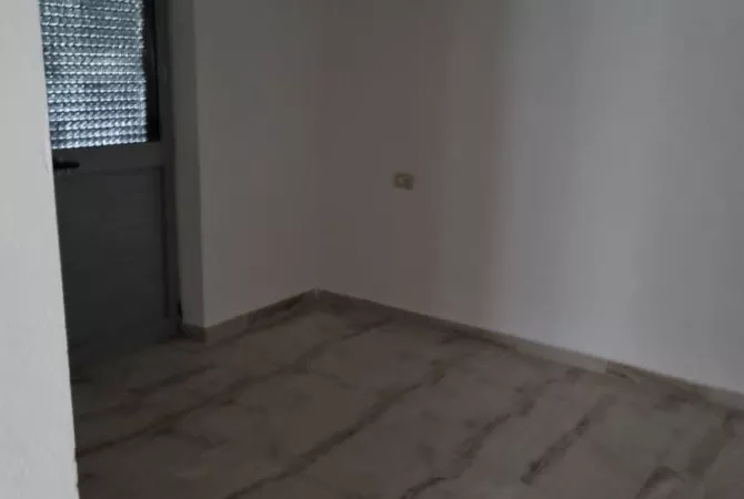 Ambient biznesi me qera 3+1 ne Tirane - 700 Euro