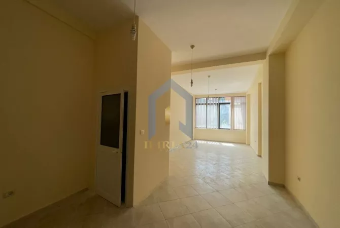 Business Property for Rent 1+1 in Tirana - 350 Euro