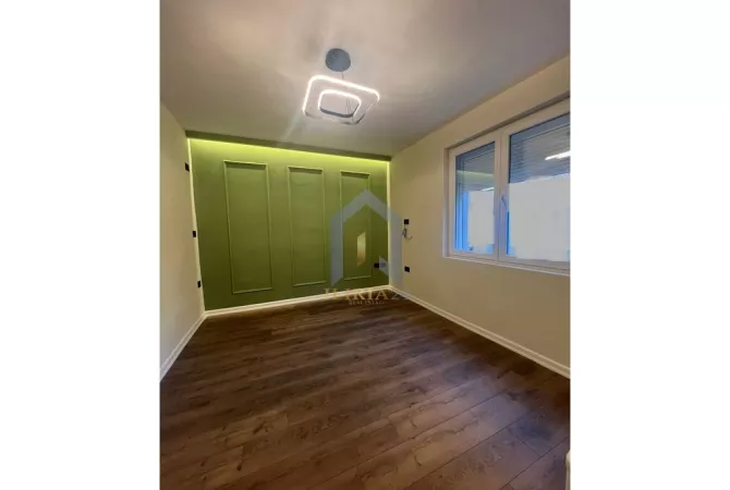 Shtepi ne shitje Apartament ne Tirane, 1+1, Mobilimi Bosh, pa mobiluar, Pagesa 105,000  Euro.