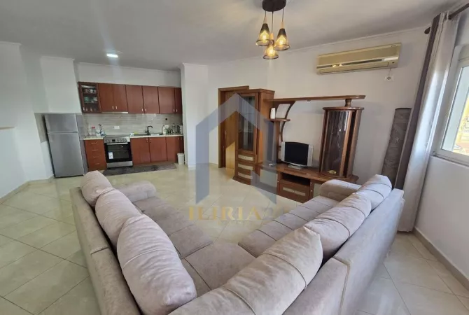 Shtepi me qera 2+1 ne Tirane - 650 Euro