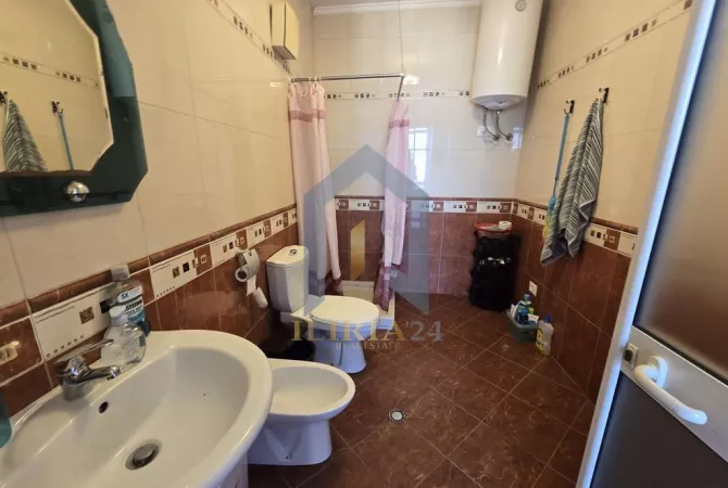 Shtepi me qera Apartament ne Tirane, 2+1, Mobilimi E mobiluar, Pagesa 650  Euro.