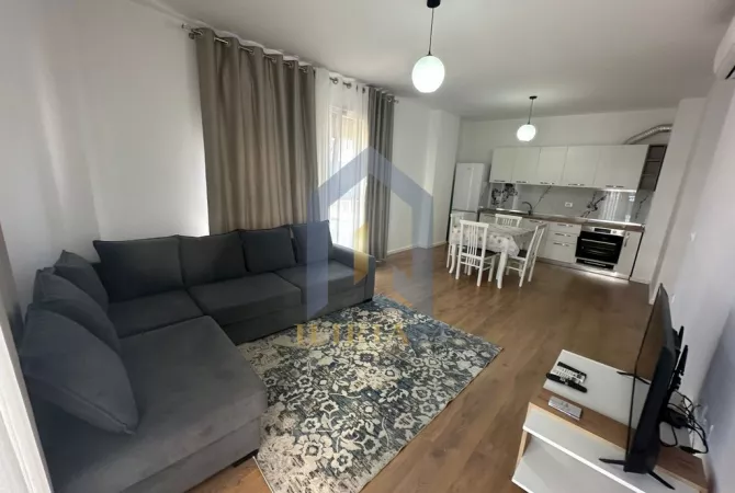 Shtepi me qera 2+1 ne Tirane - 800 Euro