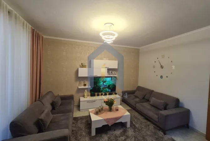 Shtepi me qera 1+1 ne Tirane - 55,000 Leke