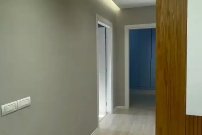 Shtepi me qera Apartament ne Tirane, 2+1, Mobilimi Pjeserisht e mobiluar, Pagesa 650  Euro.