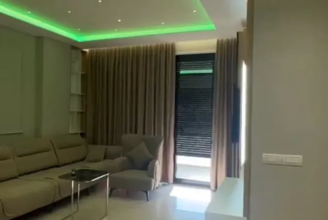 Shtepi me qera Apartament ne Tirane, 2+1, Mobilimi Pjeserisht e mobiluar, Pagesa 650  Euro.